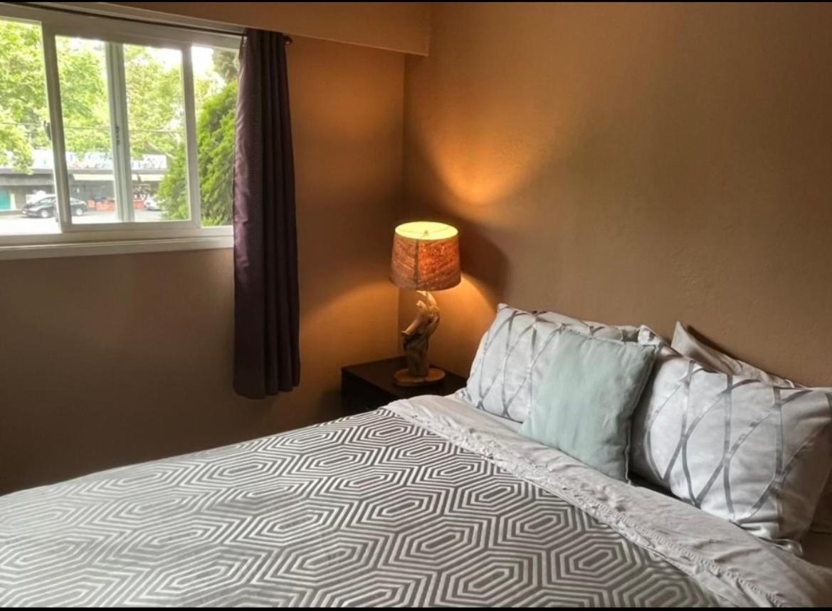 Spacious And Comfy ! Villa Виктория Екстериор снимка